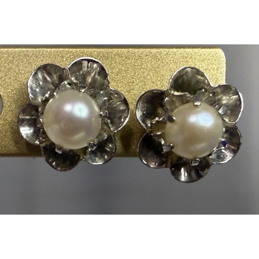 925 Silver Natural Pearl Stud Earrings Unique Flower Design Ruffled